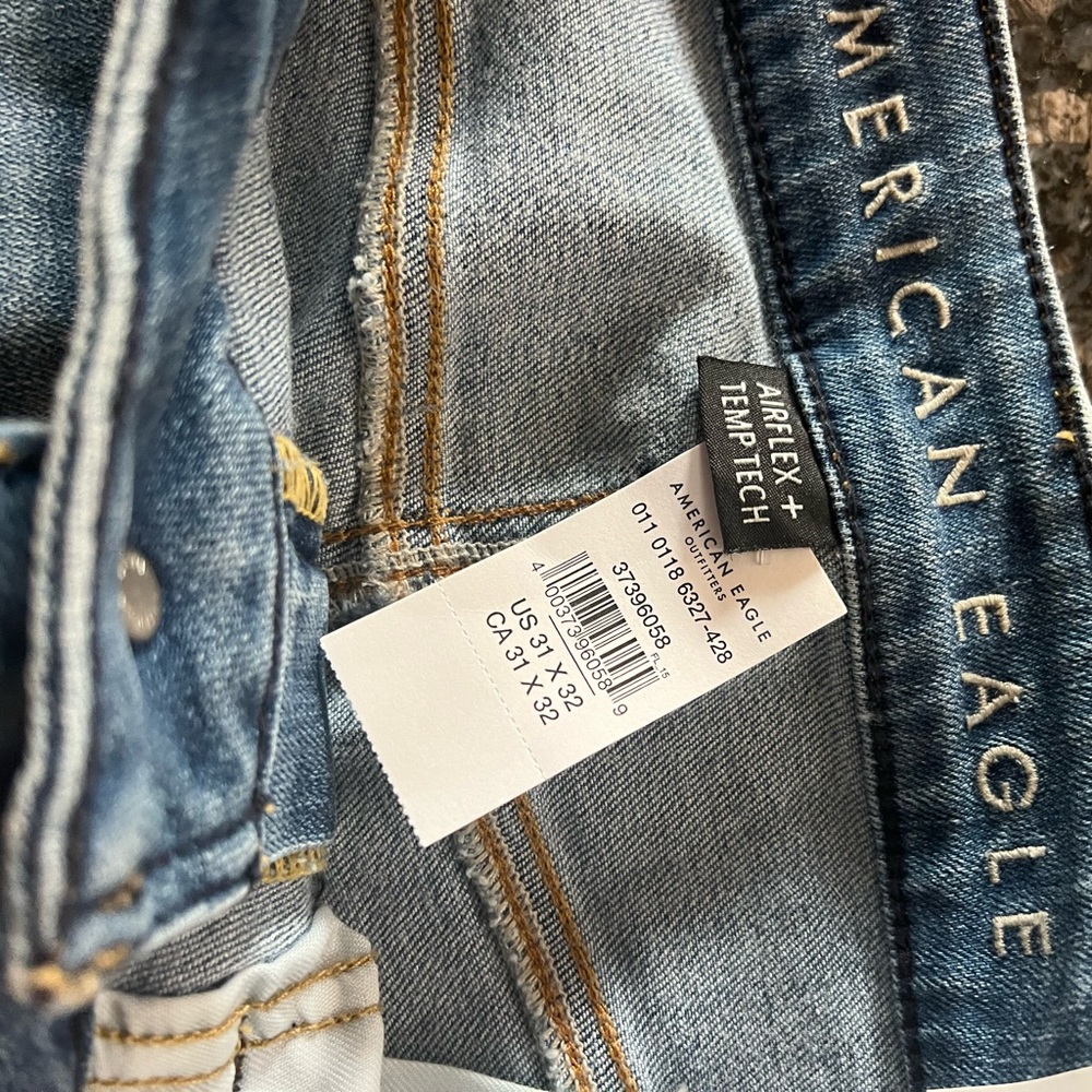 NWT AE athletic fit airflex+ temp tech. Waist:31 inseam:32.  3512413460- 10/2022